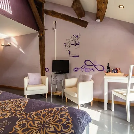 Les Rouges Gorges Apartment